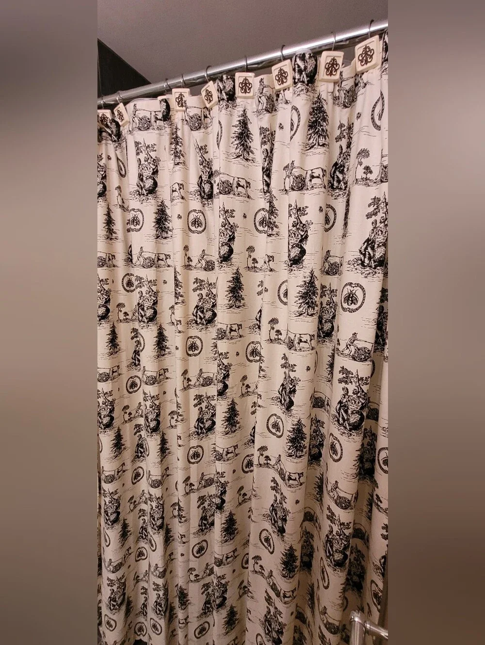 NEVER USED Black & Cream TOILE Shower Curtain with Fleur-de-lis Hooks + Liner